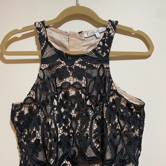 Lovers + Friends Caspian Lace Dress - Picture 5 of 14